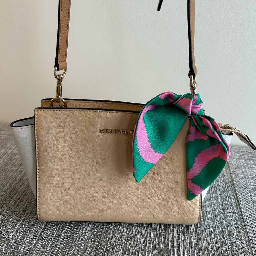 🌷Michael Kors Beige Saffiano Leather Crossbody Bag Chic Mini